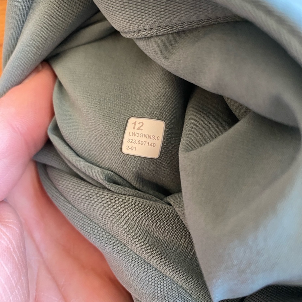 Lululemon Softstreme Cinch-Waist Jacket Size 12 - Picture 7 of 9